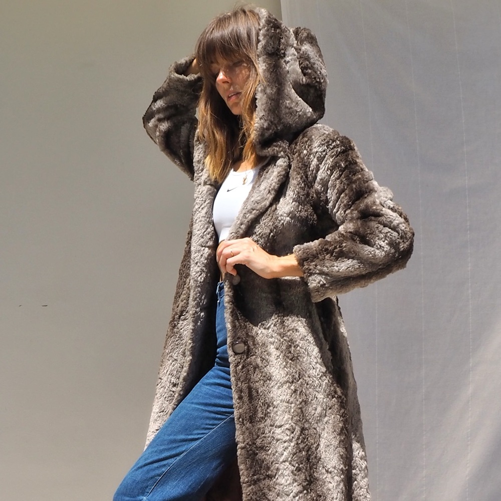 ⛔️SOLD⛔️ VINTAGE FAUX FUR LONGLINE HOODED COAT - Picture 5 of 12
